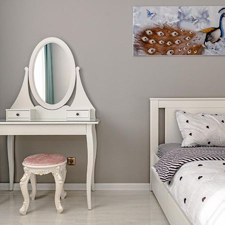 "7 Я-41" Apartment Астана Екстериор снимка